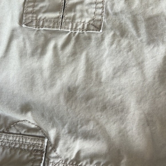 Old Navy Y2K Mid Rise Khaki Loose Baggy Cargo Shorts - Picture 12 of 12